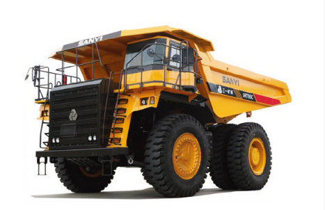El camión volquete 783kW de la explotación minera de SRT95C carga la capacidad 95t para el transporte material